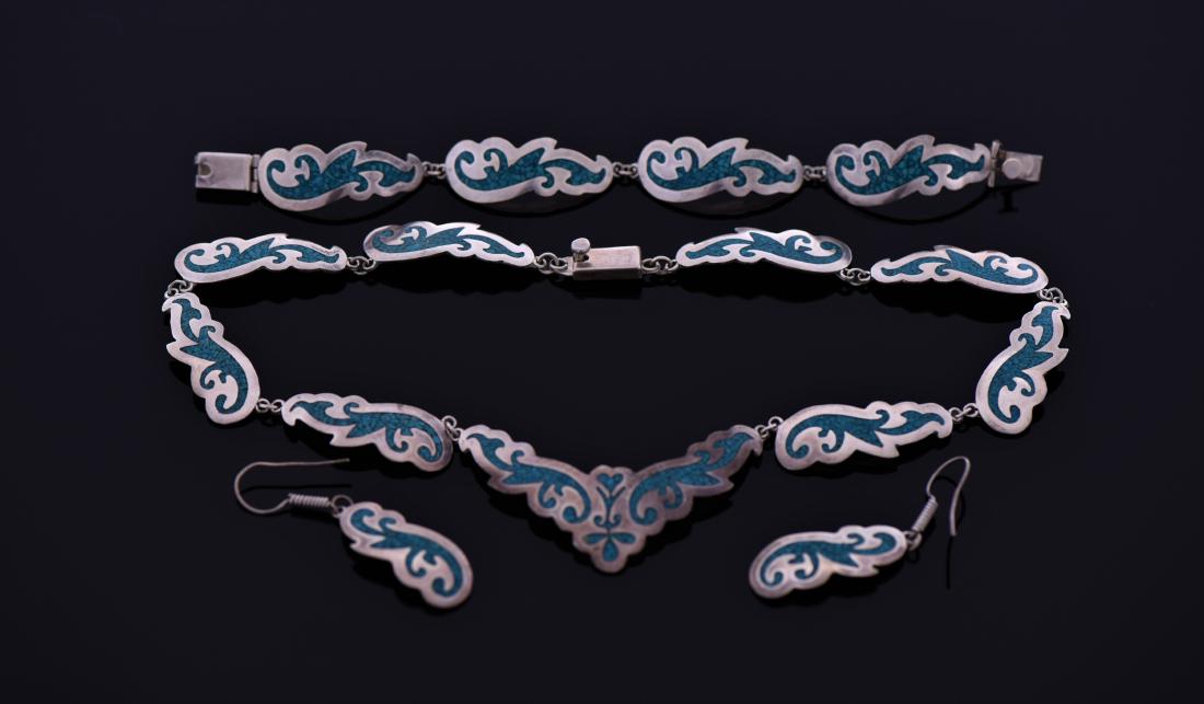 Sterling And Crushed Turquoise Necklace (1 of 4)