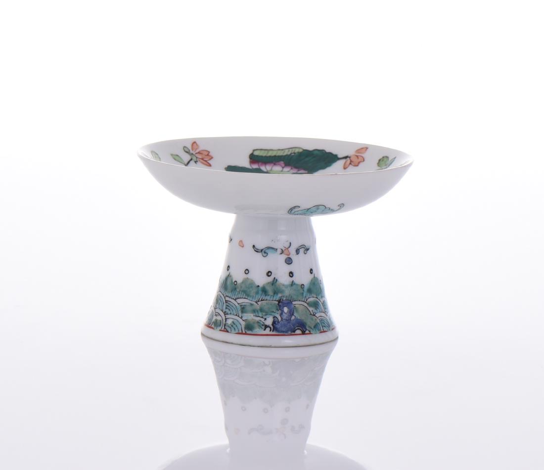 Famille Rose Porcelain Dish: Famille Rose Porcelain Dish With Foo Bat Design. Estimated more than 75 yrs old. Chinese art is visual art that, whether ancient or modern. Early "stone age art" dates back to 10,000 BC, mostly consis