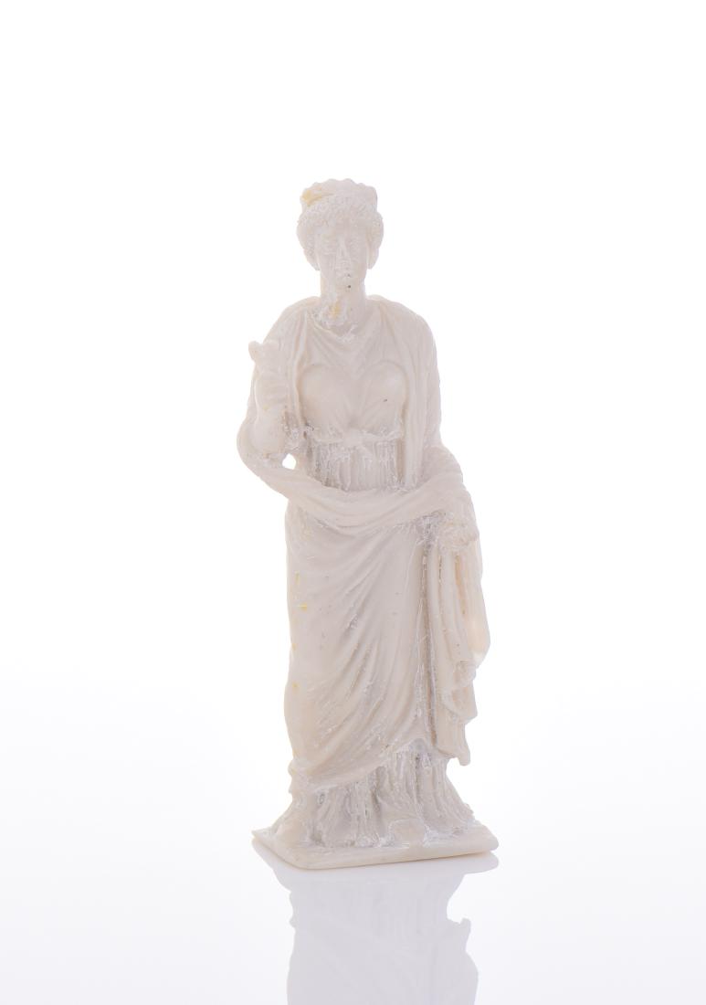 Carved Alabaster Sculpture Of Venus.: Carved Alabaster Sculpture Of Venus. Estimated more than 100 yrs old. European art encompasses the history of visual art. Artistic development within Europe becomes clear only with the art of Ancient 