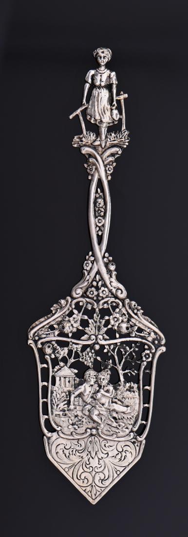 Pie Cake Server (1 of 5)