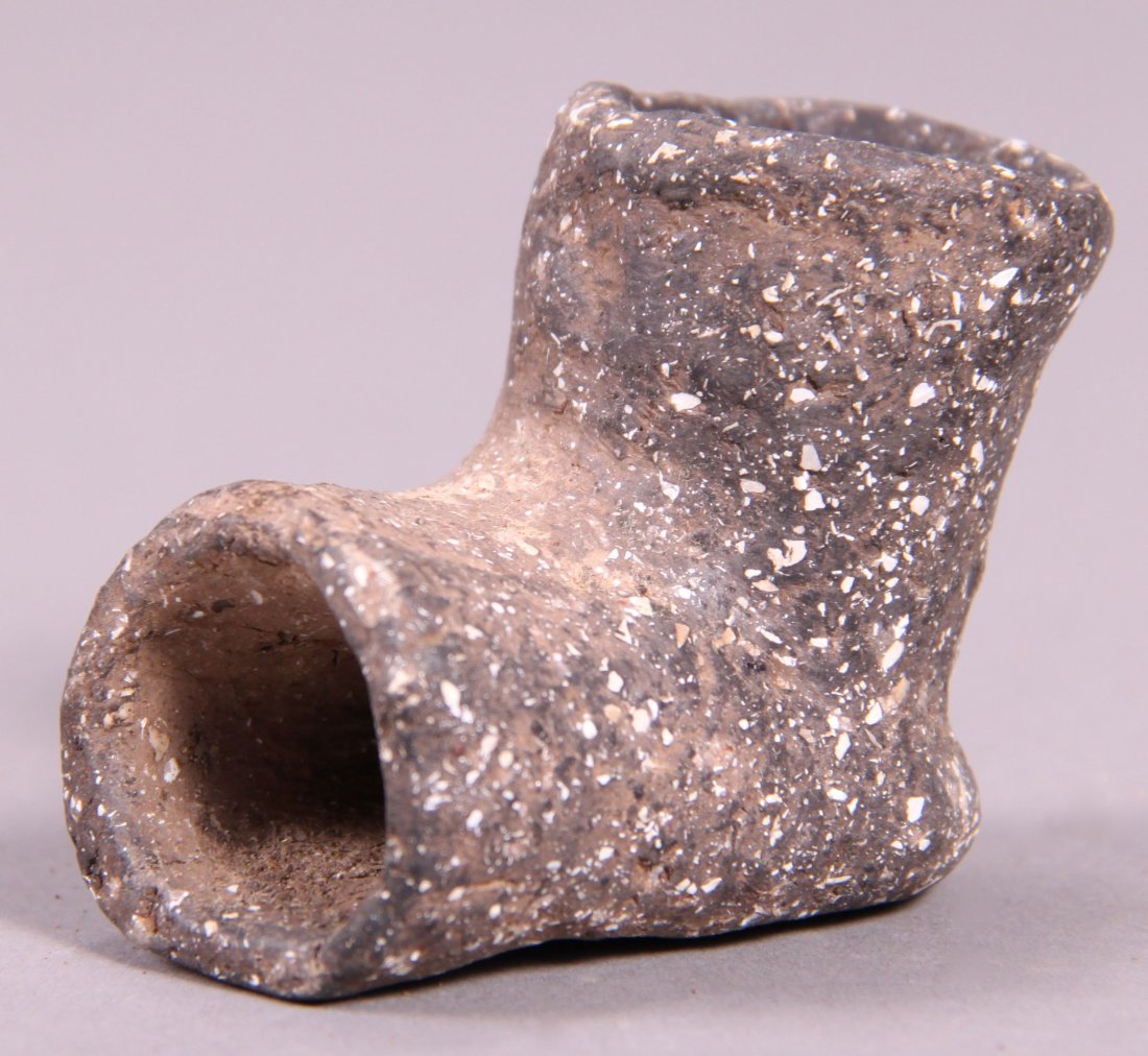Native American Indian Artifact, Mississippian Pipe, S: Native American Indian Artifact, Mississippian Pipe, Speckled, Old [Height/Length (in)= 2.25, Width (in)=2, Depth (in)=1.25, Weight (lbs)=0.25] With C.O.A. signed by Chief Joe Dan Osceola & Seminole T