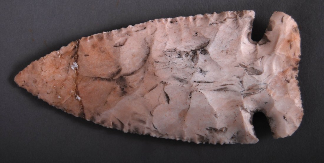 Native American Indian Artifact, Stillwell Arrowhead [: Native American Indian Artifact, Stillwell Arrowhead [Height/Length (in)= 3.25, Width (in)=1.5, Depth (in)=0.25, Weight (lbs)=0.25] With C.O.A. signed by Chief Joe Dan Osceola & Seminole Tribe.