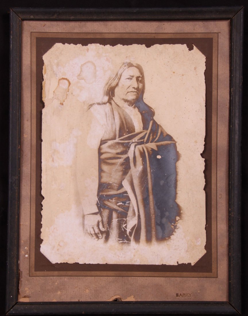David F. Barry American (1854 - 1934) photograph of Chi: David F. Barry American (1854 - 1934) photograph of Chief Spotted Tail. 1800's No glass. [Height/Length (in)= 9.25, Width (in)=7, Depth (in)=N/A, Weight (lbs)=0.5] With C.O.A. signed by Chief Joe Dan 
