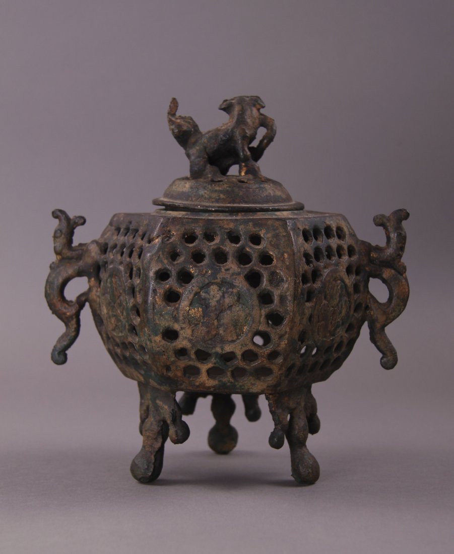 Antique Chinese Incense Burner. Chop mark on base.: Antique Chinese Incense Burner. Chop mark on base. (Size: See last photo for measurement.)(Size: See last photo for measurement.) Photos are part of the description representing the condition report. 
