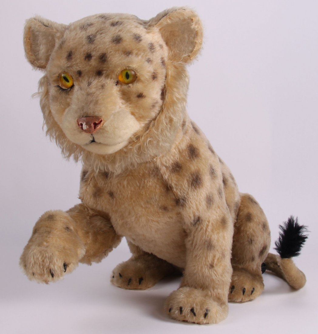 Early 20th Century stuffed leopard automaton toy.: Early 20th Century stuffed leopard automaton toy. Attributed/Possibly: Steiff Toy Company (Size: See second photo for measurement.) Photos are part of the description representing the condition report