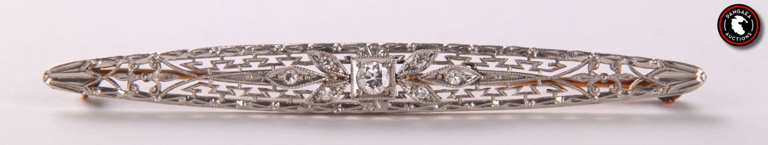 Antique platinum diamond and gold pendant. SIZE: see: Antique platinum diamond and gold pendant. SIZE: see attached ruler photo. Photos are part of the description representing the condition report and can be used for authentication prior to the auction 