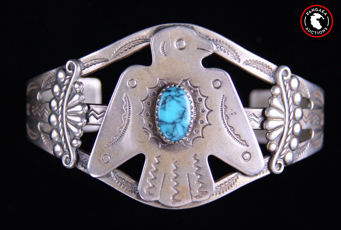 Antique Native American silver bracelet with turquoise.: Antique Native American silver bracelet with turquoise. SIZE: see attached ruler photo. Photos are part of the description representing the condition report and can be used for authentication prior to