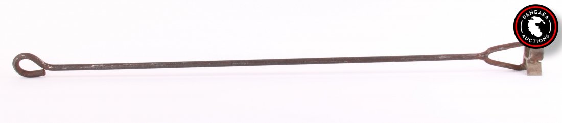 Antique branding iron rod with the letter "R". SIZE:: Antique branding iron rod with the letter "R". SIZE: see attached ruler photo. Photos are part of the description representing the condition report and can be used for authentication prior to the auct