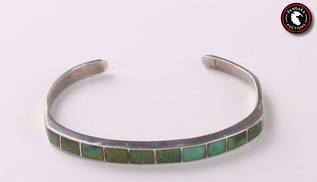 Antique sterling silver bracelet with green turquoise: Antique sterling silver bracelet with green turquoise gemstones. SIZE: see attached ruler photo. Photos are part of the description representing the condition report and can be used for authentication