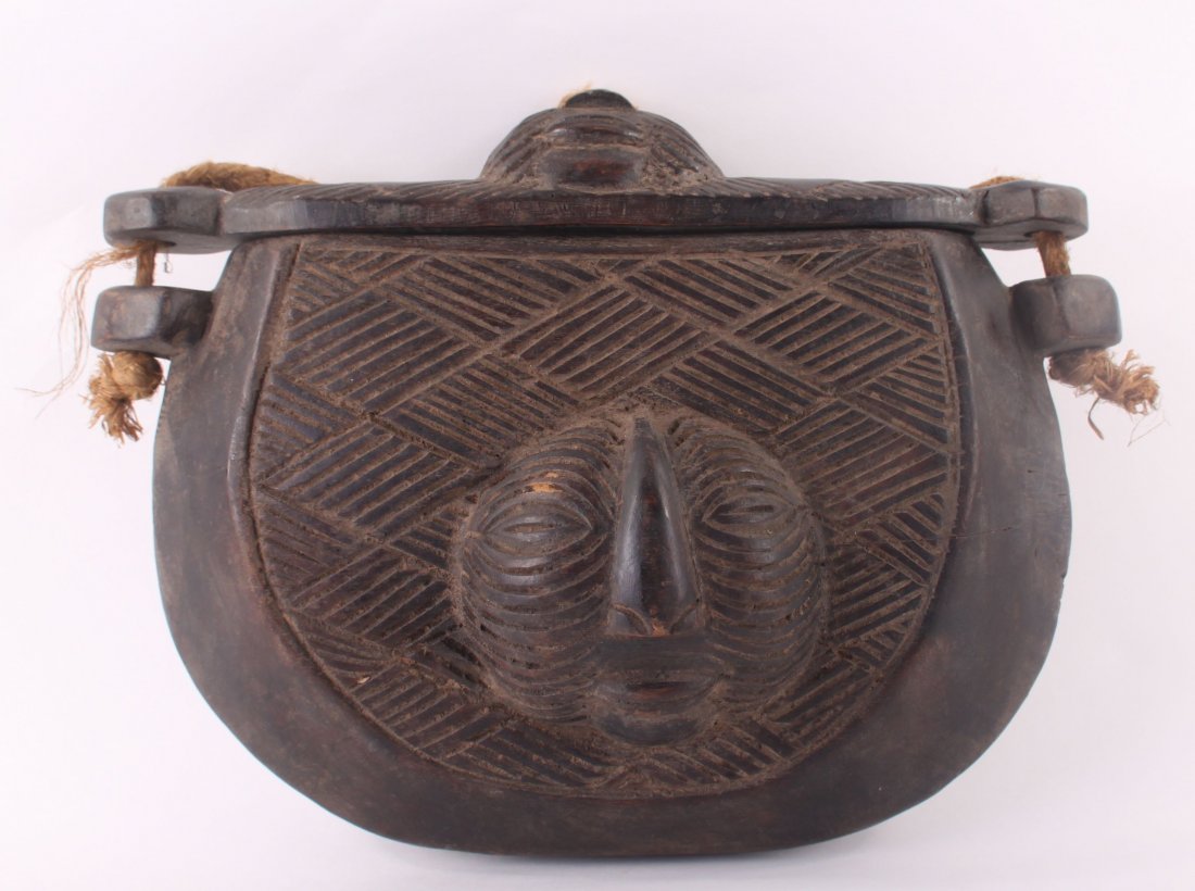 African Kuba box, carved from wood by Kuba Kingdom: African Kuba box, carved from wood by Kuba Kingdom Central Africa, Used to hold Tukula, gathering instruments, and gathering raw diamonds. The Kuba Kingdom flourished between the 17th and 19th centuri