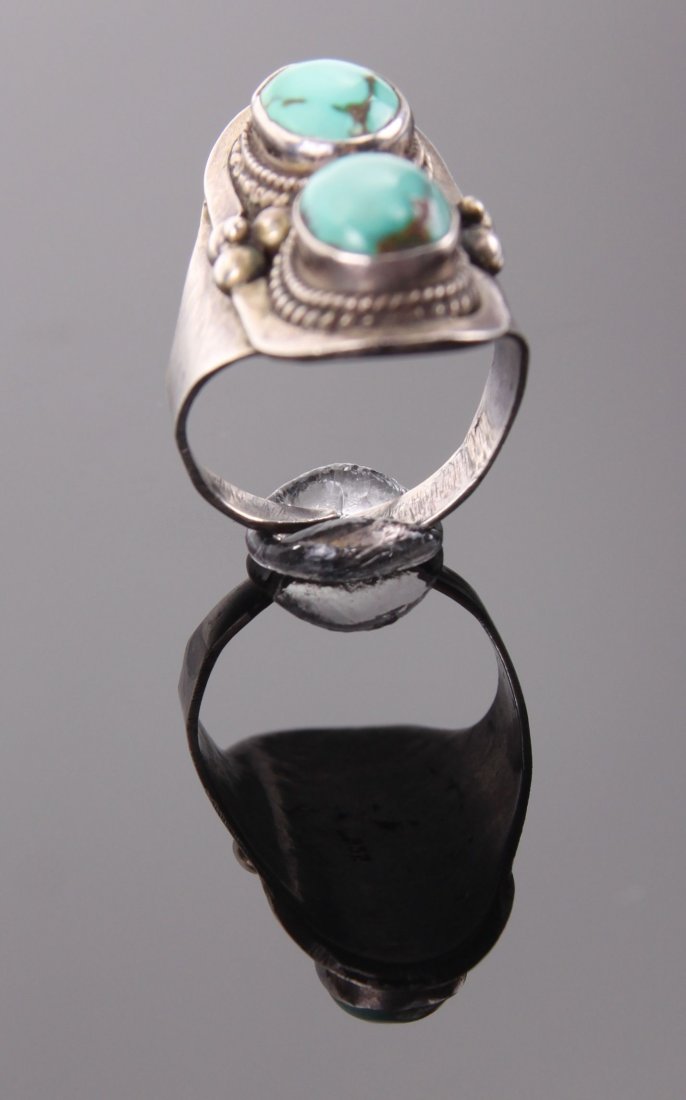 Native American Indian turquoise sterling silver ring. (1 of 5)