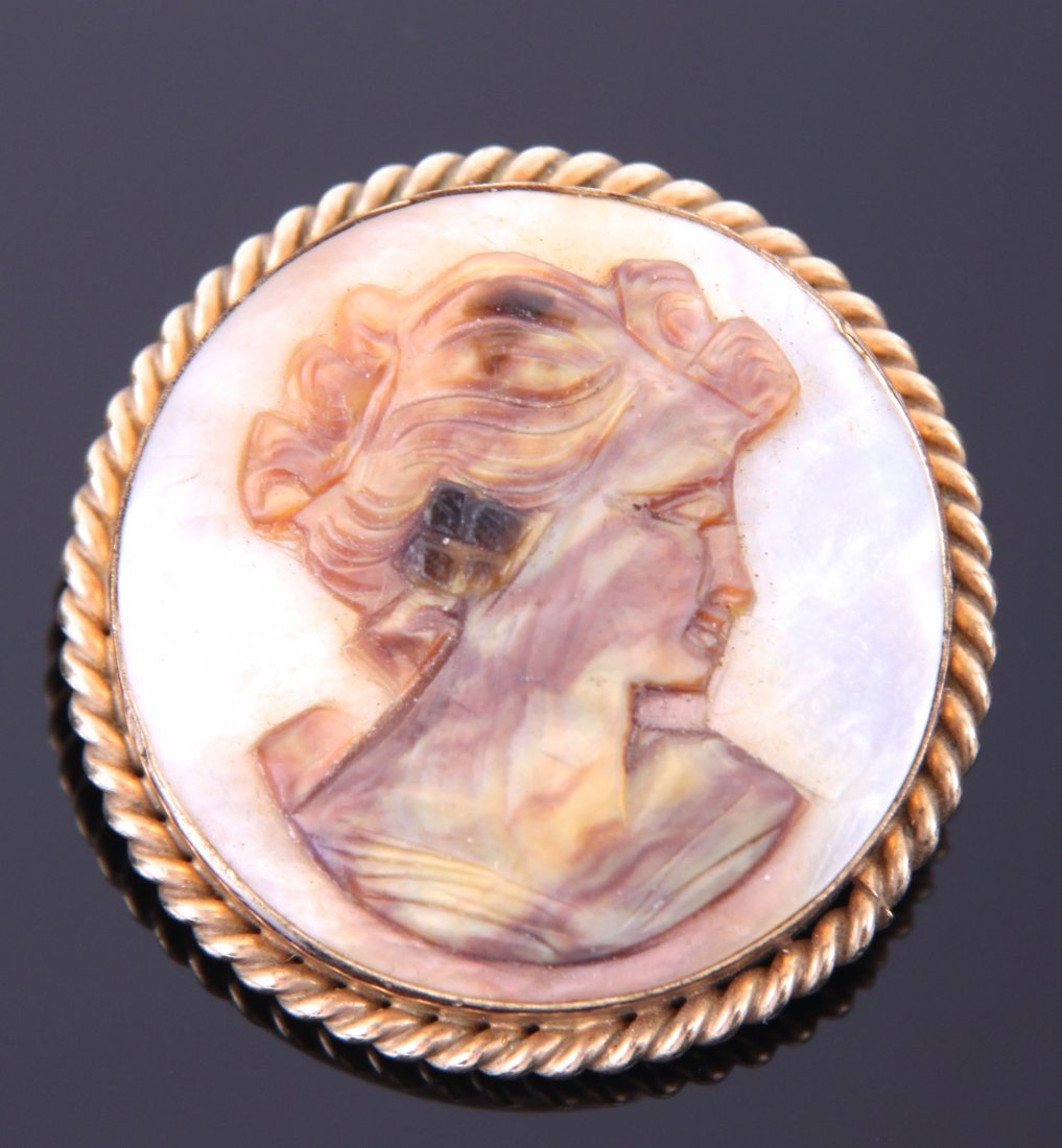 Vintage mother of pearl 12k gold filled Alice Caviness: Vintage mother of pearl 12k gold filled Alice Caviness cameo brooch. SIZE: see attached ruler photo. Photos are part of the description representing the condition report and can be used for authentica