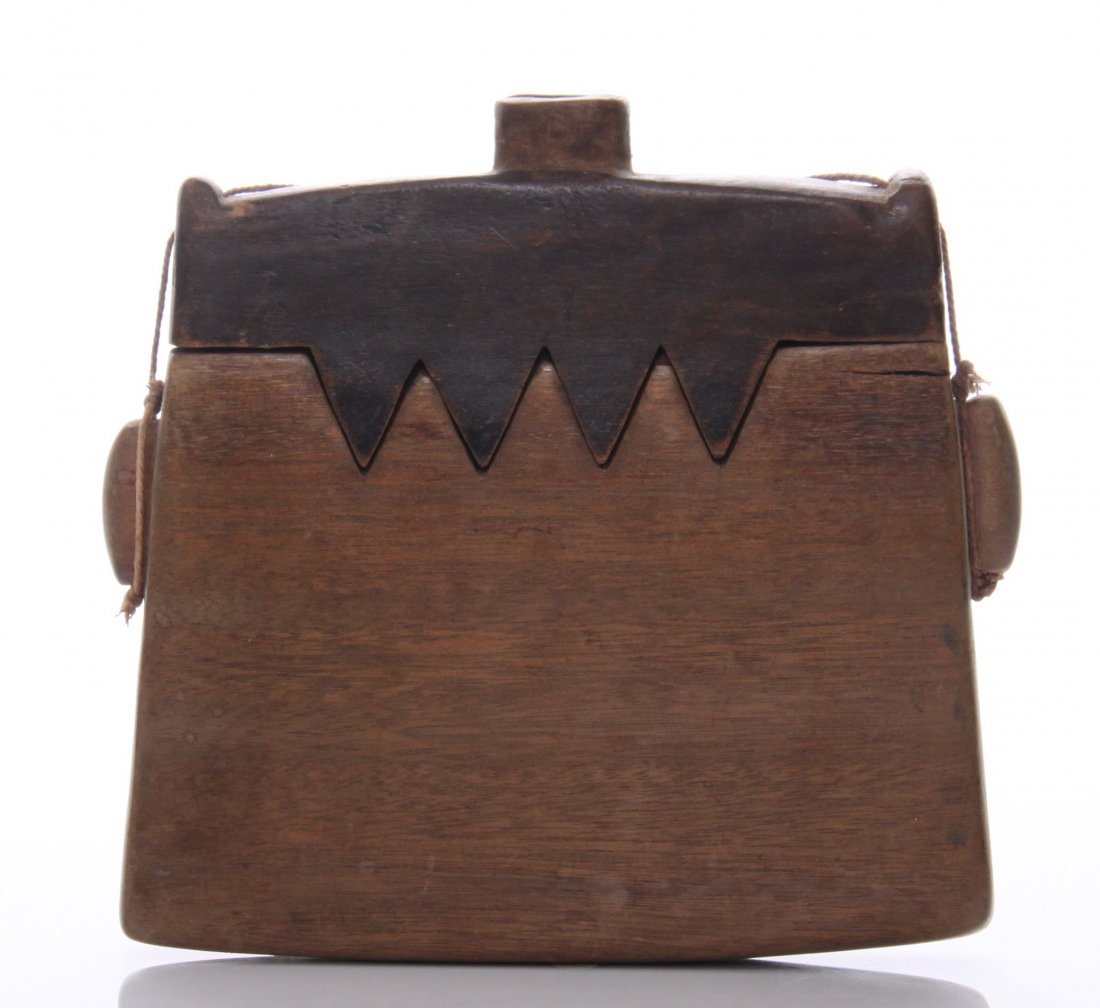 Antique two piece wood tobacco purse. This may have al: Antique two piece wood tobacco purse. This may have also been used for coca leaves. SIZE: see attached ruler photo. Photos are part of the description representing the condition report and can be used