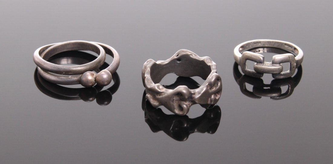 Three(3) antique sterling silver rings. Ring Size: 7: Three(3) antique sterling silver rings. Ring Size: 7 SIZE: see attached ruler photo. Photos are part of the description representing the condition report and can be used for authentication prior to th
