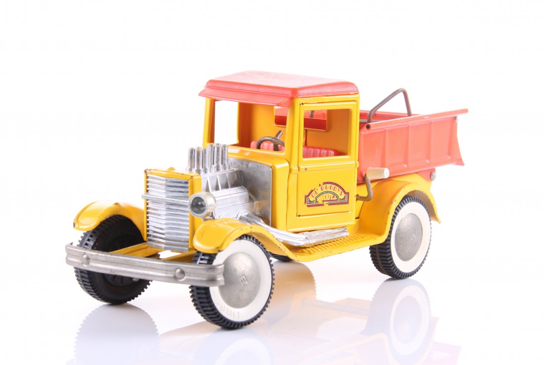 Vintage Buddy L "Ol Buddy's" toy truck. SIZE: see atta: Vintage Buddy L "Ol Buddy's" toy truck. SIZE: see attached ruler photo. Photos are part of the description representing the condition report and can be used for authentication prior to the sale date. 