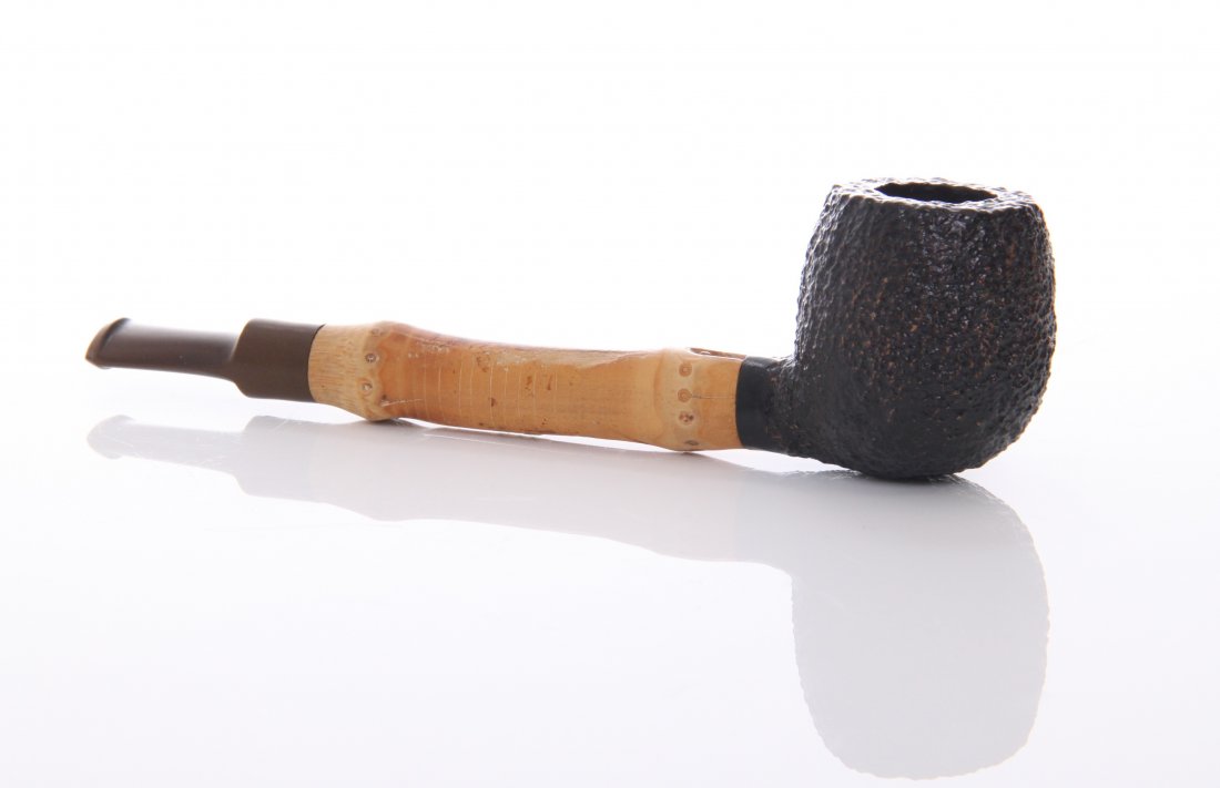 Vintage wood tobacco smoking pipe. SIZE: see attached: Vintage wood tobacco smoking pipe. SIZE: see attached ruler photo. Photos are part of the description representing the condition report and can be used for authentication prior to the sale date. Panga