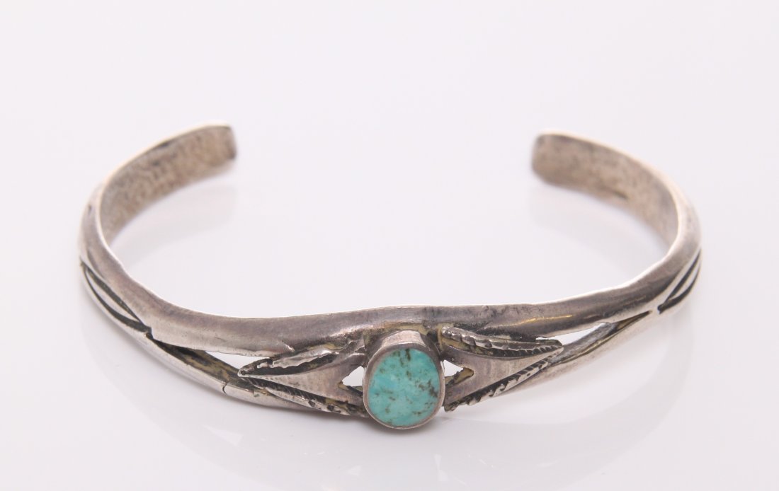 Antique Native American sterling silver and turquoise a: Antique Native American sterling silver and turquoise arrow head bangle. SIZE: see attached ruler photo. Photos are part of the description representing the condition report and can be used for authen