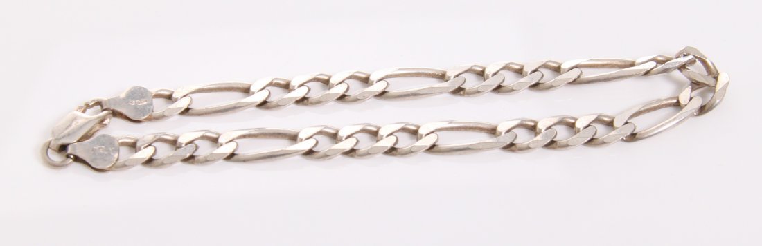 Silver Cuban link bracelet, 925 Italy. SIZE: see attac: Silver Cuban link bracelet, 925 Italy. SIZE: see attached ruler photo. Photos are part of the description representing the condition report and can be used for authentication prior to the sale date. P