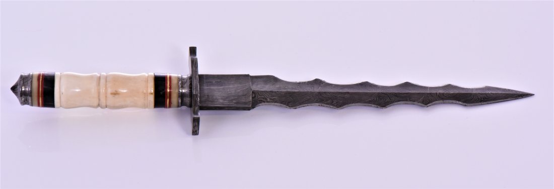 Large Authentic True Damascus Steel Hunting Bo: Large Authentic True Damascus Steel Hunting Bowie Knife. Provenance: Personal Collection of Seminole Chief Joe Dan Osceola. Estimated more than 50 yrs old. Native Americans also known as American Indi