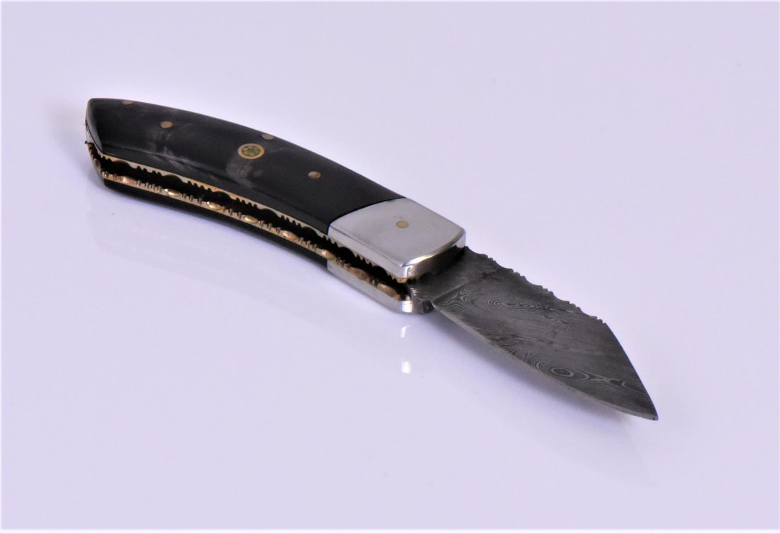 Authentic True Damascus Steel Pocket Knife. Pr: Authentic True Damascus Steel Pocket Knife. Provenance: Personal Collection of Seminole Chief Joe Dan Osceola. Estimated more than 50 yrs old. Native Americans also known as American Indians or just s