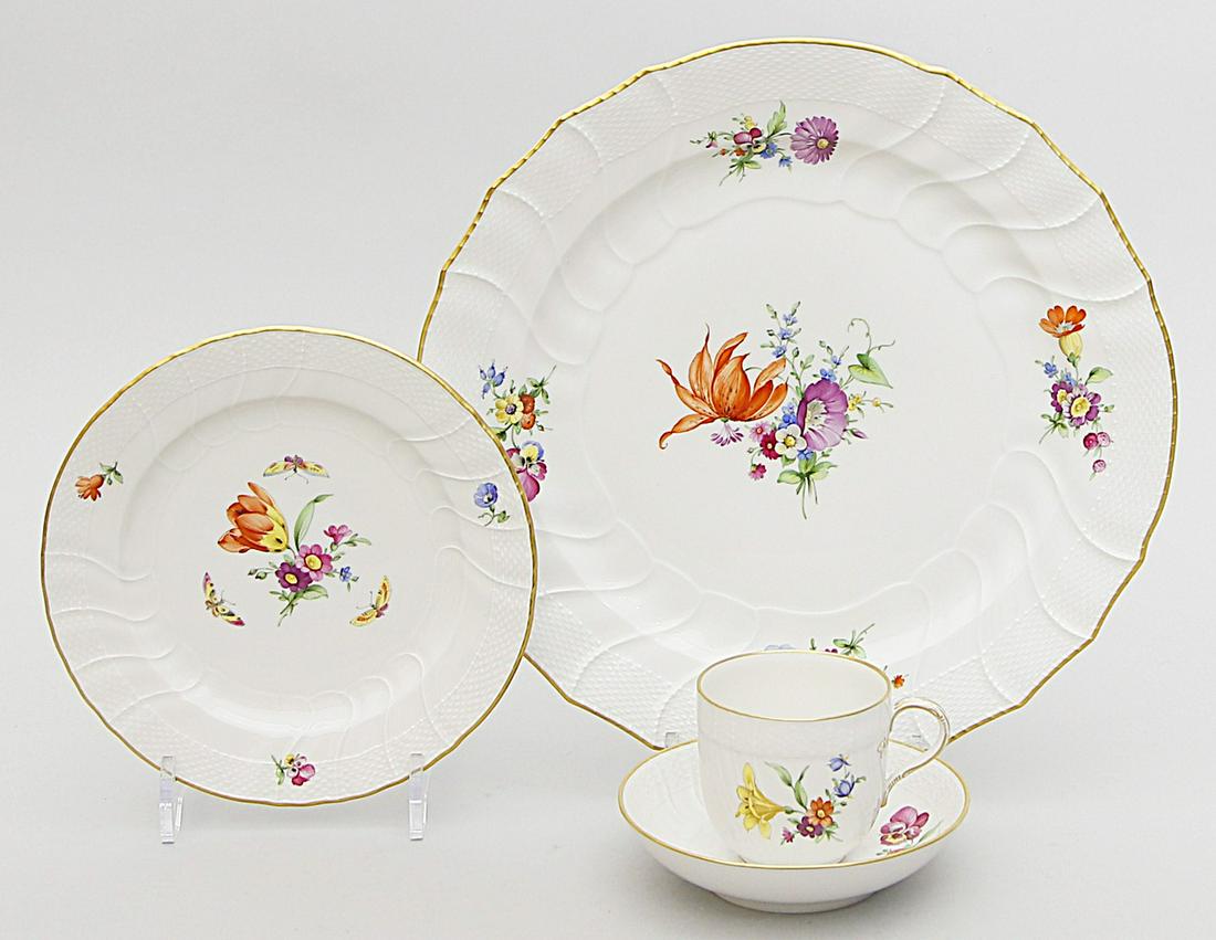 Runde Platte und Kaffeegedeck, KPM Berlin, (1 of 1)