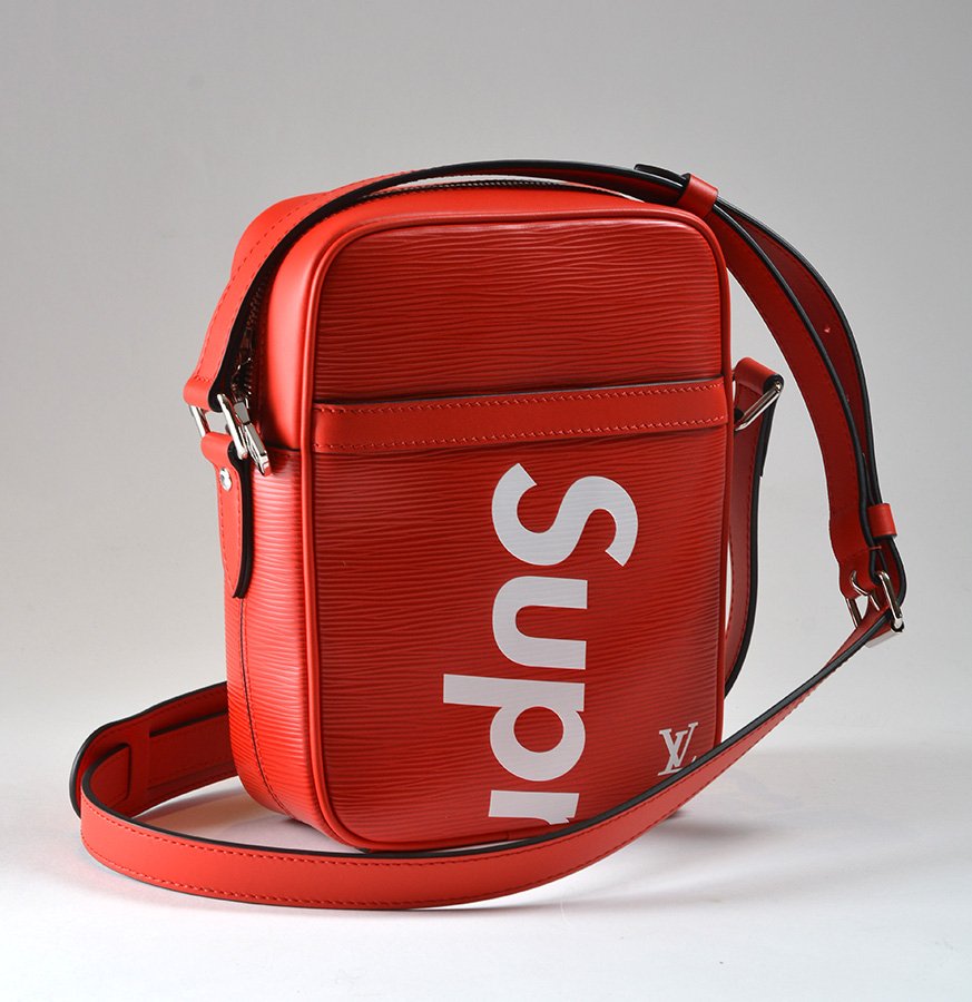 louis vuitton supreme messenger bag