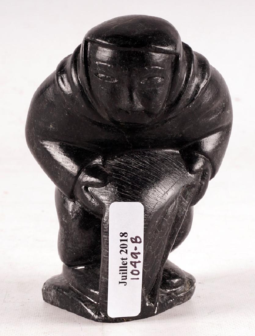 INUIT ART: Soap stone sculpted character. H:12cm - 4.75"