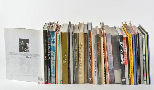 ART CANADA QUEBEC – catalogues et monographies (38: GABY (Gabriel Desmarais, photographe). - Gaby photographe (1926-1991). St-Lambert, Stromboli, 2003. Toile et jaquette. GARNEAU. - Marc Garneau. Montréal, Trois points, 1990. Tête, 1/40, sans