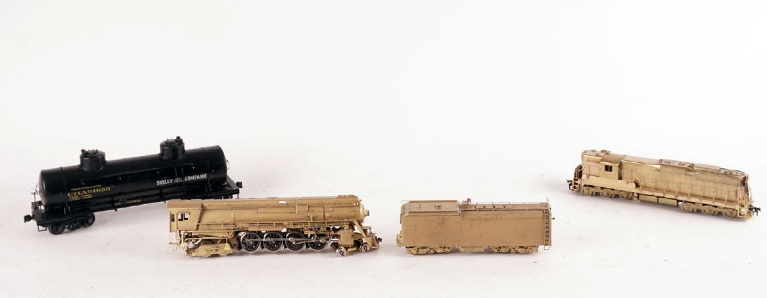 SET OF 3 TRAINS: Set of 3 brass trains including : - KTM Scale Models, No.302 8000 gal. double dome tank car - Pacific Pike, P.P 96RU EDM SD-9, locomotive and tender - West Model Company, Southern Pacific GS-6 4-8-4