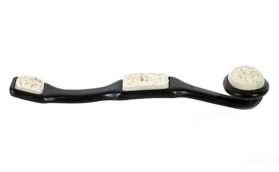 SCEPTRE EN BOIS AVEC NÉPHRITE BLANCHE / WOOD SCEPTER WITH WHITE NEPHRITE (1 of 6)