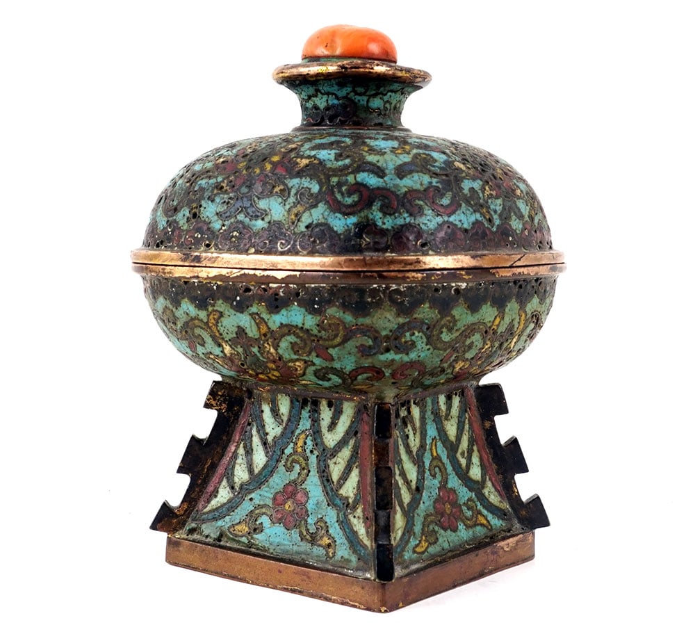 POT EN ÉMAUX CLOISONNÉS DU 19E SIÈCLE / 19TH CENTURY CLOISONNE ENAMEL POT (1 of 4)