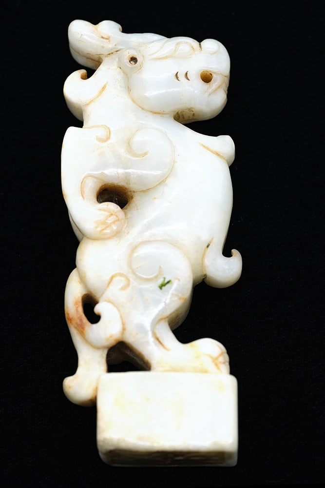 GROUPE CHINOIS EN PIERRE DURE FORMANT UN SCEAU / CHINESE HARD STONE GROUP FORMING A SEAL (1 of 8)
