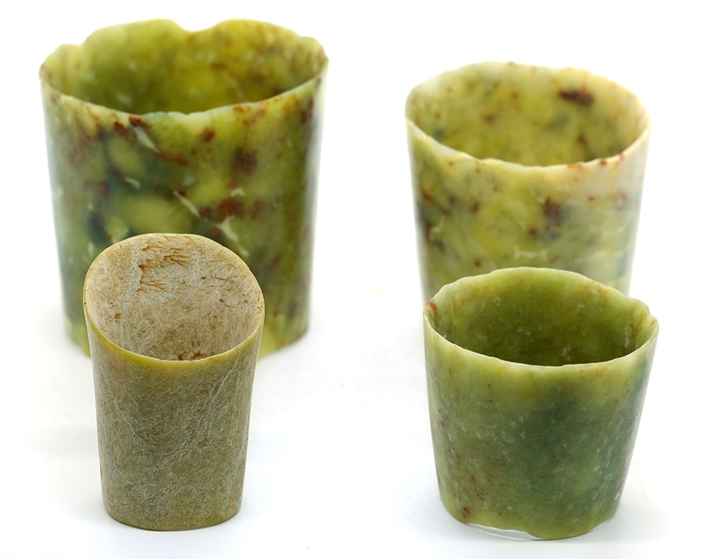 QUATRE CYLINDRES CHINOIS EN SERPENTINE / FOUR CHINESE SERPENTINE CYLINDERS  (1 of 8)