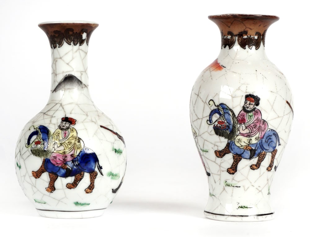 DEUX VASES CHINOIS EN CÉRAMIQUE / TWO CHINESE CERAMIC VASES (1 of 3)