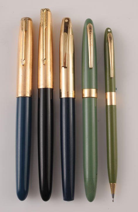 SHAEFFER & PARKER: Lot comprising 2 Shaeffer, 2 Parker and 1 pencil colored resin and gold tone metal fountain pens.