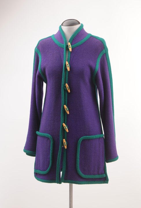 YVES SAINT LAURENT - RIVE GAUCHE: 100% green and purple wool jacket, chinese style collar, wooden buttons, two stitched patch pockets. Size M.