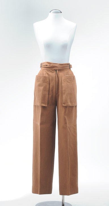 ISSEY MIYAKE: 100% brown cotton large pants, 2 large pockets. Size 10.
