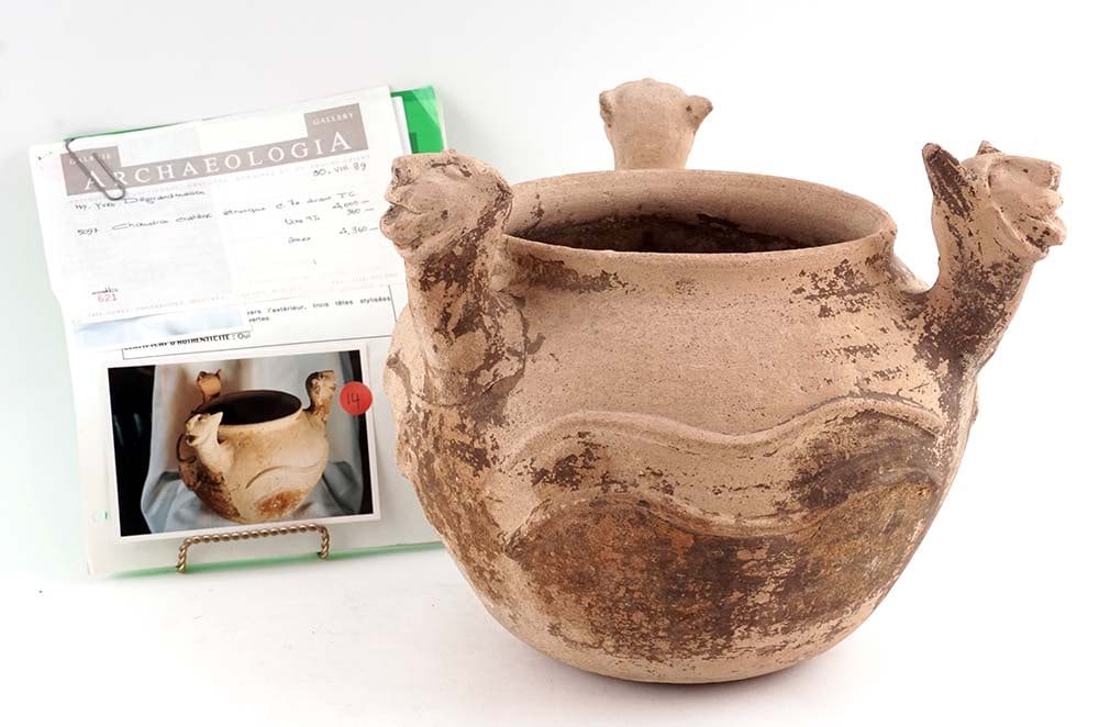 CHAUDRON ÉTRUSQUE EN TERRE-CUITE / ETRUSCAN TERRACOTTA CAULDRON (1 of 5)