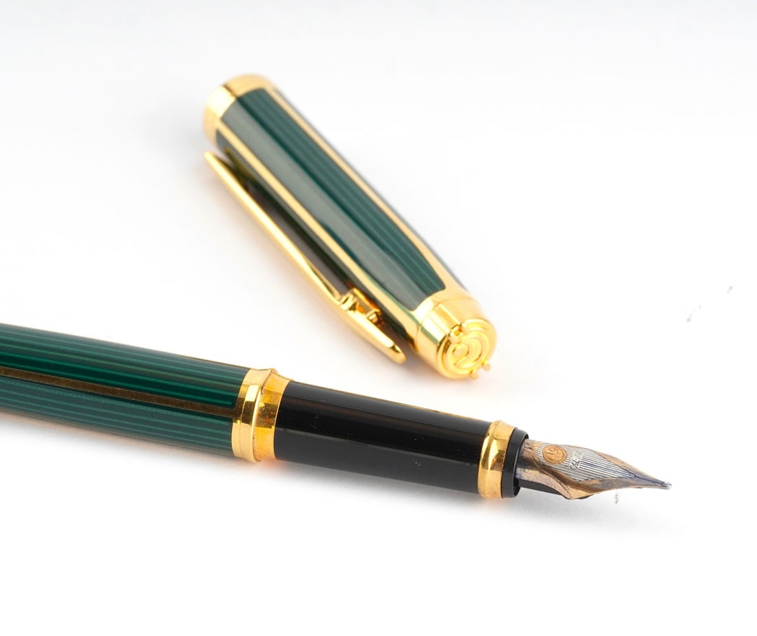 ÉLYSÉE / FOUNTAIN PEN: Description française: ÉLYSÉE Styl...