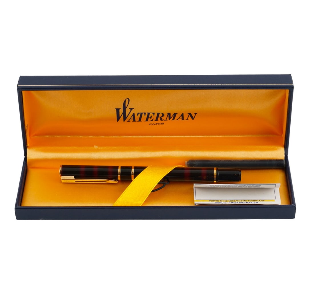 WATERMAN: Description française: WATERMAN Stylo à plume Waterman. Longueur: 13 cm - 5.25" English Description: WATERMAN Waterman fountain pen. Length: 13 cm - 5.25"
