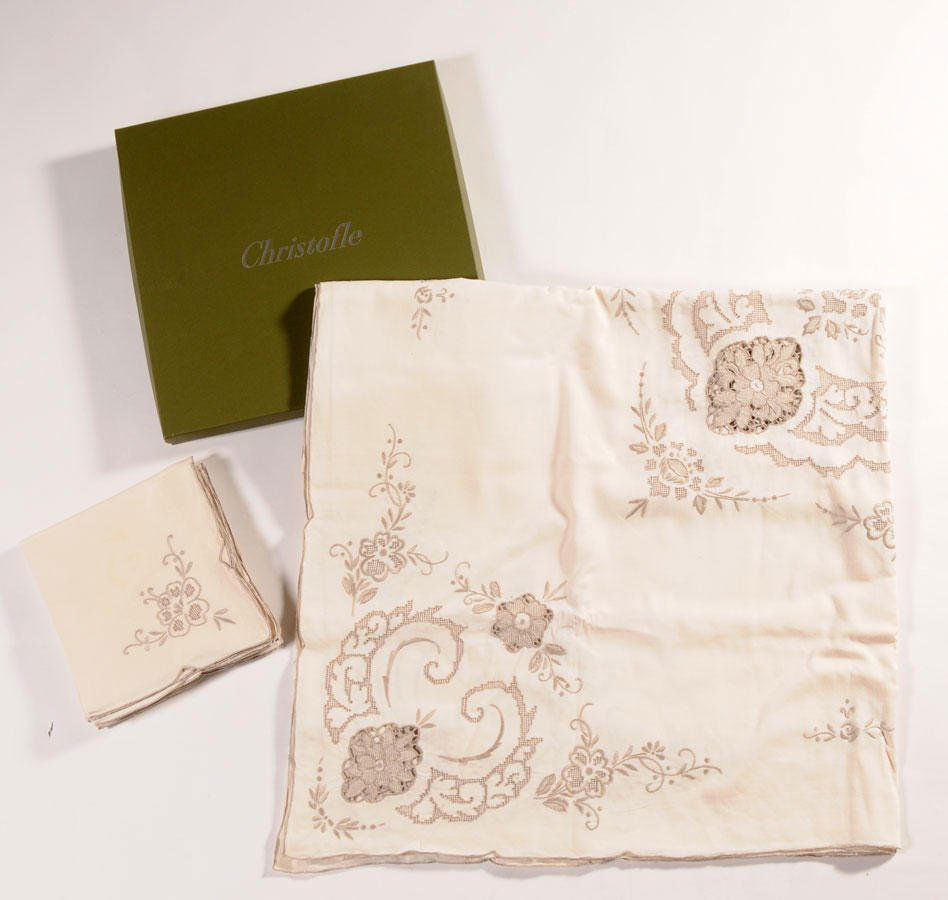CHRISTOFLE Set of embroidered cotton tablecloth w: CHRISTOFLE Set of embroidered cotton tablecloth with 12 napkins. 246x172cm - 97x67''