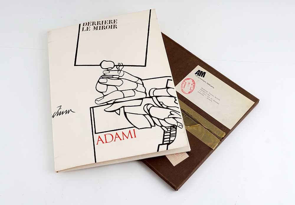 DERRIÈRE LE MIROIR: Description française: DERRIÈRE LE MIROIR, Galerie Maeght Numéro in-folio consacré à Valerio Adami (1935-) écrit par Jacques Derrida, "Le Voyage du Dessin", numéro 2