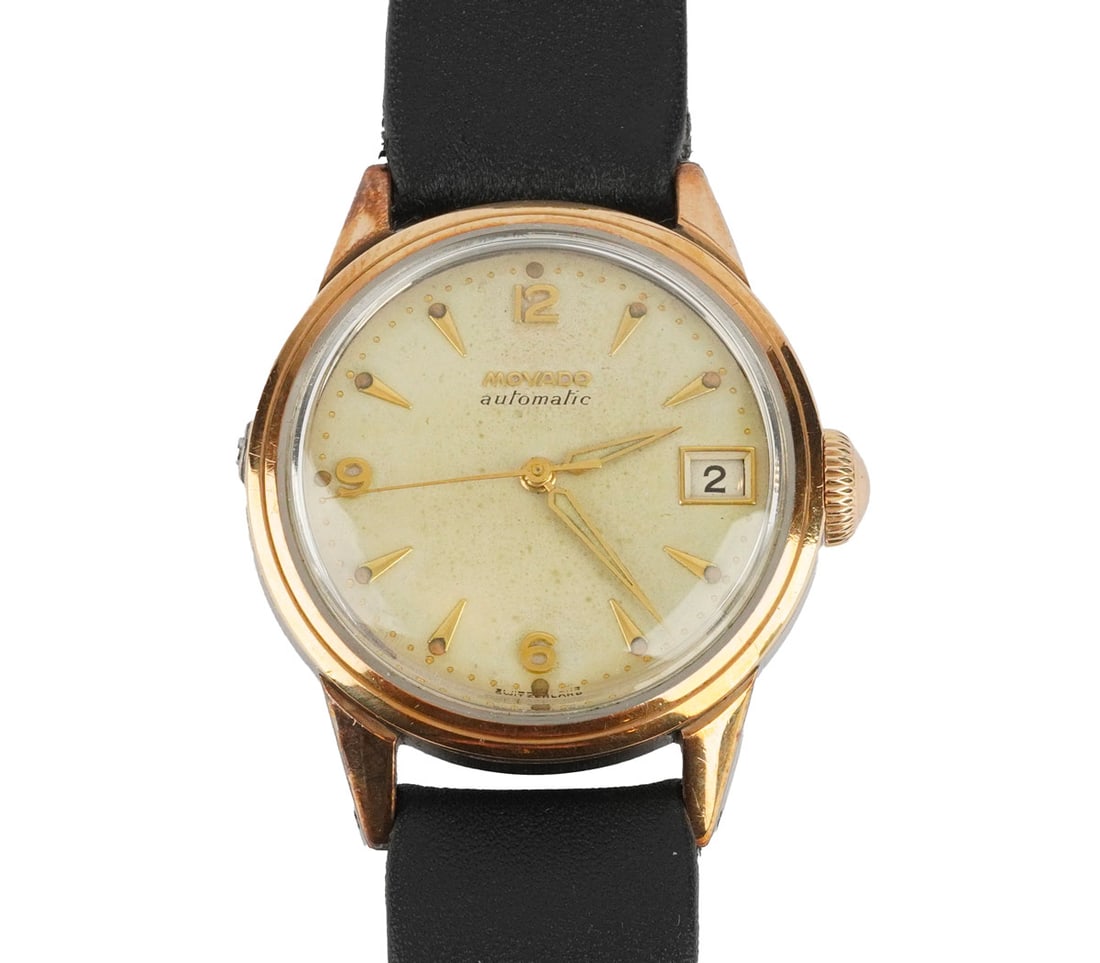 MOVADO: Description française: MOVADO Montre Movado Automatique, boîtier rond de 33 mm environ en plaqué or, cadran argenté, index batôns appliqués pour les heures, date à 3