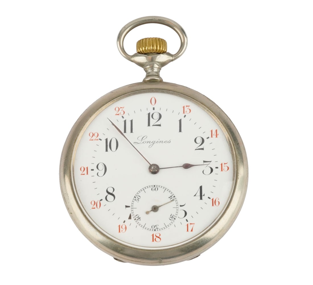 LONGINES: Description française: LONGINES Montre à gousset Longines en argent plaqué, boîtier de 50 mm environ, cadran blanc, chiffres arabes appliqués pour les heures, seconde à 6