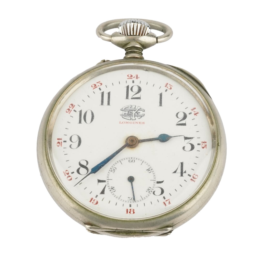 LONGINES: Description française: LONGINES Montre à gousset Longines 10 Grands Prix en argent plaqué, boîtier de 52 mm environ, cadran blanc, chiffres arabes et index arabes rouges 24h, aigui