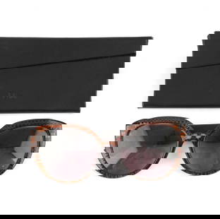 CHRISTIAN DIOR: Description française: CHRISTIAN DIOR Monture de lunettes Christian Dior, verres adaptés à la vue. Boîte d'origine English Description: CHRISTIAN DIOR Christian Dior eyeglass frame