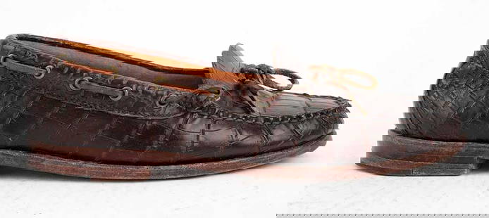 RALPH LAUREN: Description fran&#231;aise: RALPH LAUREN Paire de mocassins en cuir marron. Pointure 9 1/2 D Made in USA English Description: RALPH LAUREN Pair of brown leather shoes Size 9 1/2 D Made in USA