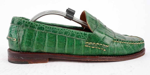 RALPH LAUREN: Description fran&#231;aise: RALPH LAUREN Paire de mocassins en cuir vert. Pointure 9 D Made in USA English Description: RALPH LAUREN Pair of green leather shoes Size 9 D Made in USA
