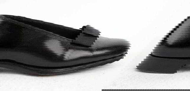 POLO RALPH LAUREN: Description fran&#231;aise: POLO RALPH LAUREN Paire de mocassins en cuir noir. Pointure 9 1/2 E English Description: POLO RALPH LAUREN Pair of black leather loafers. Size 9 1/2 E