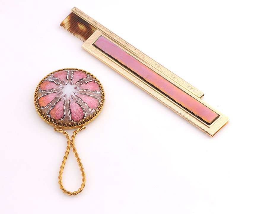 MICHEL BÉTOUZNÉ - ENAMEL MASTER: Toiletries including a comb and a pocket mirror. Made in Limoges.